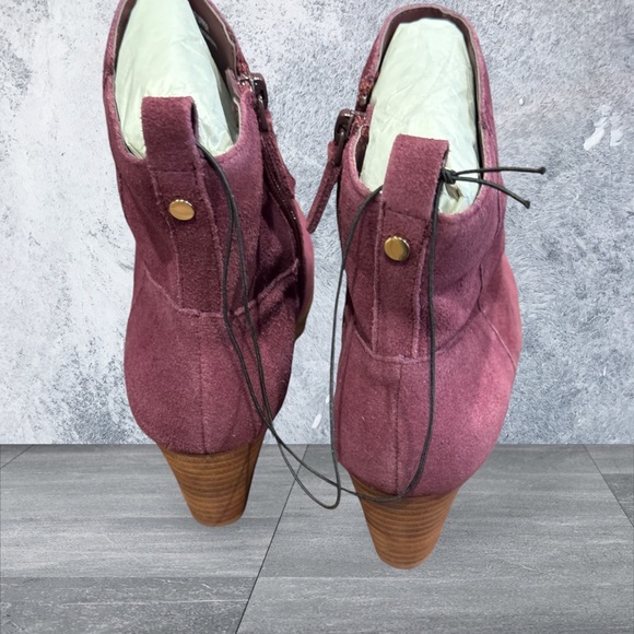 Violet & Red suede wedge ankle bootie NWOB - Picture 2 of 6